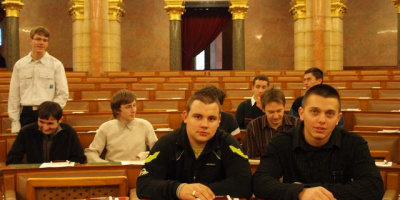 NID-1009_20091102_parlamenti_kulonora_2010B_01.jpg