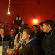 NID-5461_20140425_2017B_Budapest-maskepp_08.jpg